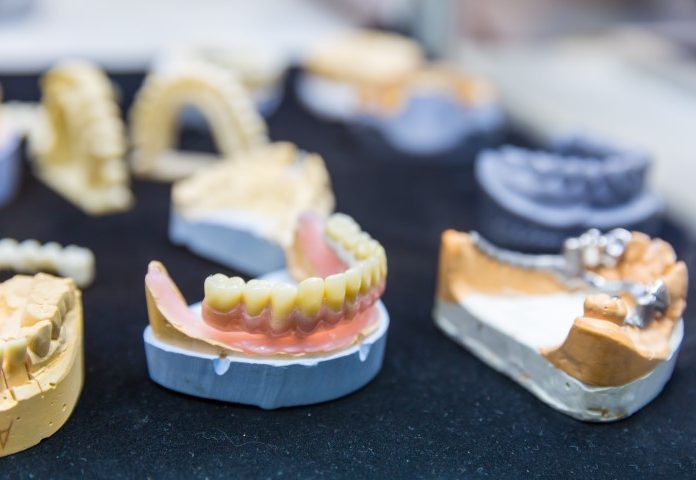 Sameh Aknouk - Dentures